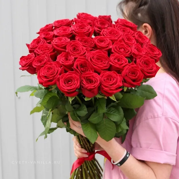 Букет из 33 красных роз 70 см