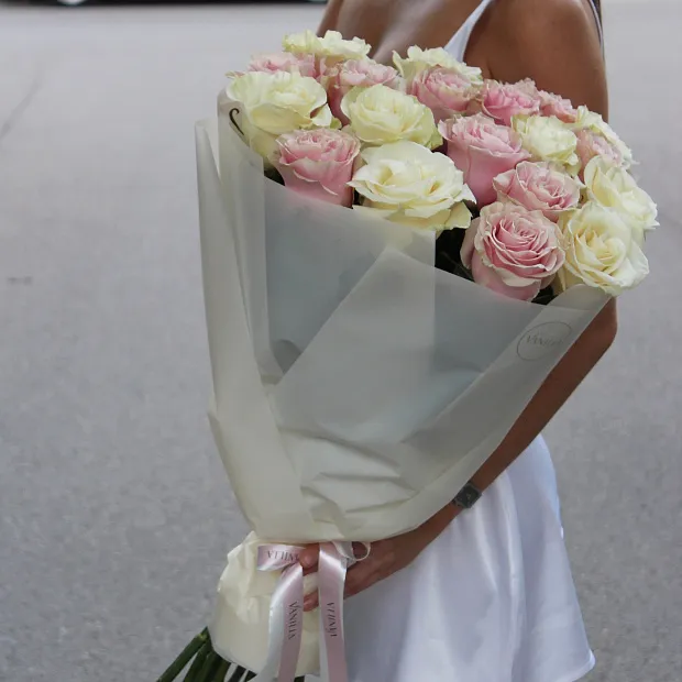 Букет микс роз Мондиаль 80 см