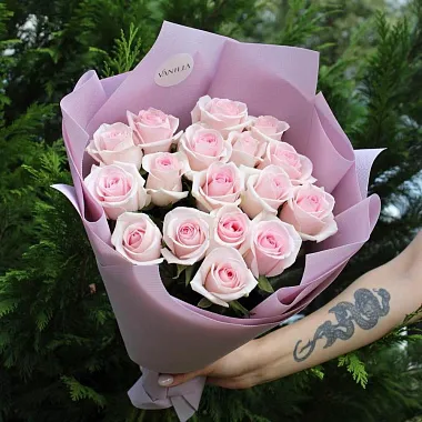 Букет из 17 роз Свит Ревиваль 60 см - изображение 2