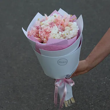 Букеты  цветов с доставкой: Яркий букет микс из сухоцветов Букеты  цветов с доставкой: Яркий букет микс из сухоцветов