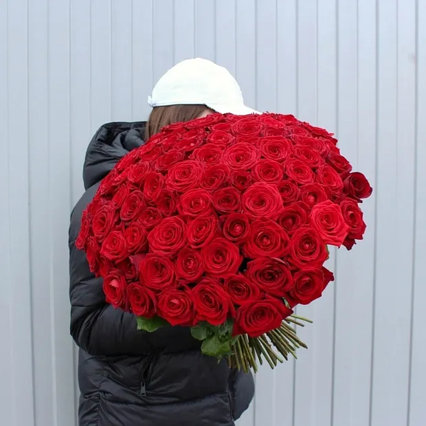 Букет из 101 ароматной Red Naomi 50 см