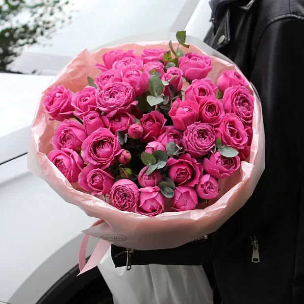 Букет из 15 малиновых роз