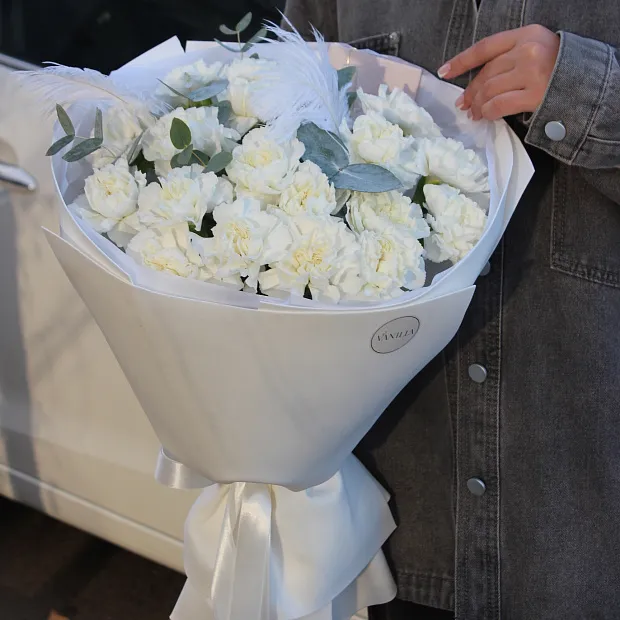 Нежный букет из диантусов LOVE