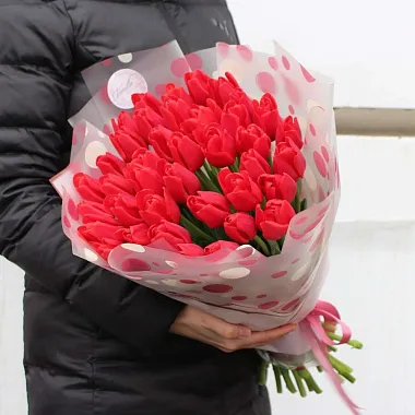 Цветы на 14 февраля: Букет из 39 красных тюльпанов