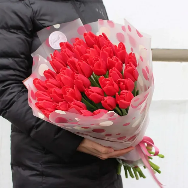 Букет из 39 красных тюльпанов