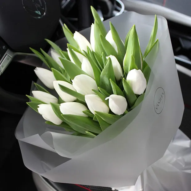 Весенний букет из тюльпанов