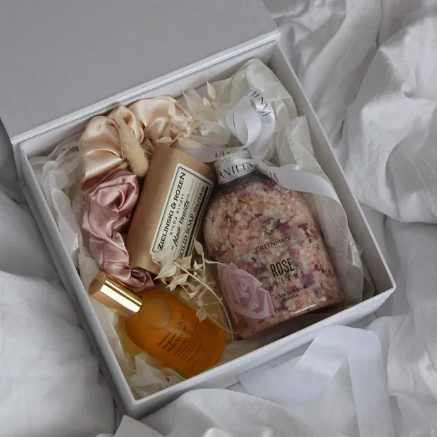 Крафтовый бокс с косметикой Rose