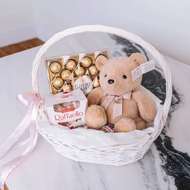 Сладкая подарочная корзина "Счастье" - изображение 2