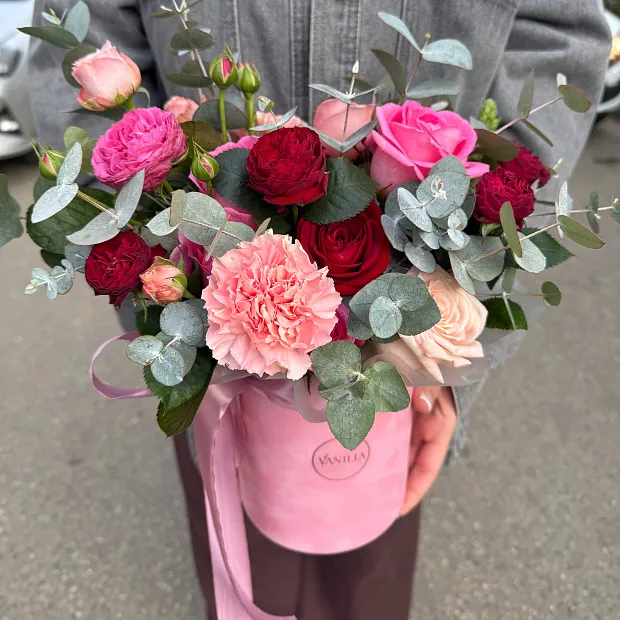 композиция во флористической губке