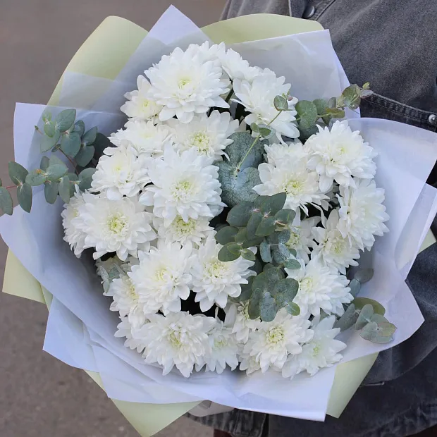 Букет из 5 веток белой хризантемы Балтика