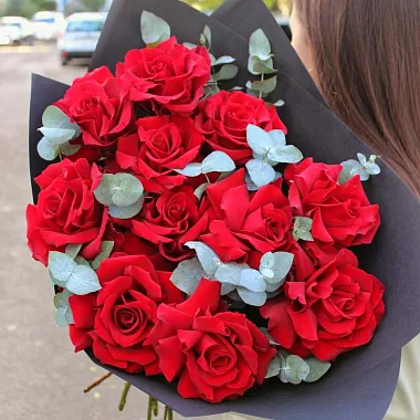 Эквадорские розы - На фото 11 вывернутых роз Эксплорер в черном оформлении - изображение 2 11 вывернутых роз Эксплорер в черном оформлении - изображение 2