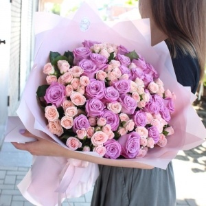 Сборный букет из розовых роз