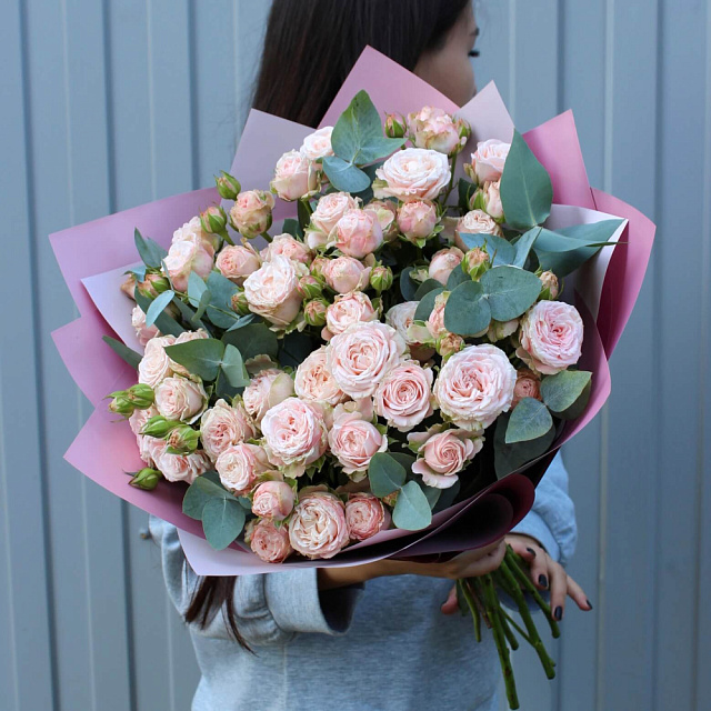 Букет из 15 веток розы Бомбастик - изображение 2