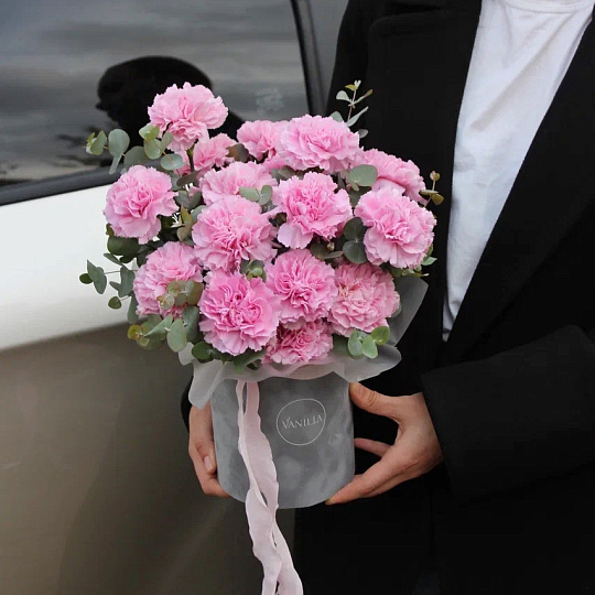 шляпная коробка с диантусами «grey» - изображение 2