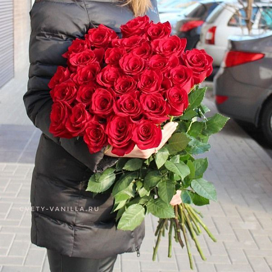 29 красных роз 80 см