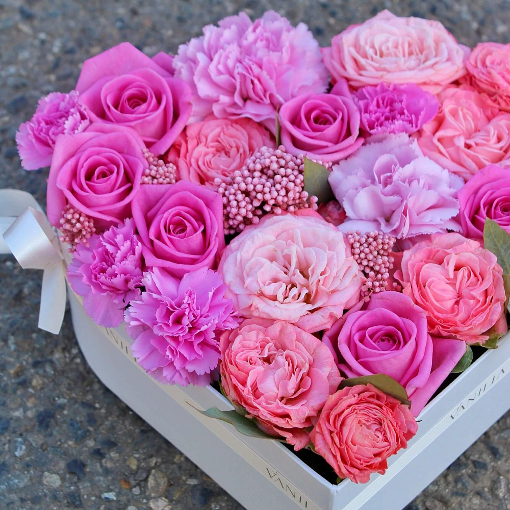 Сердце из цветов "For Barbie"