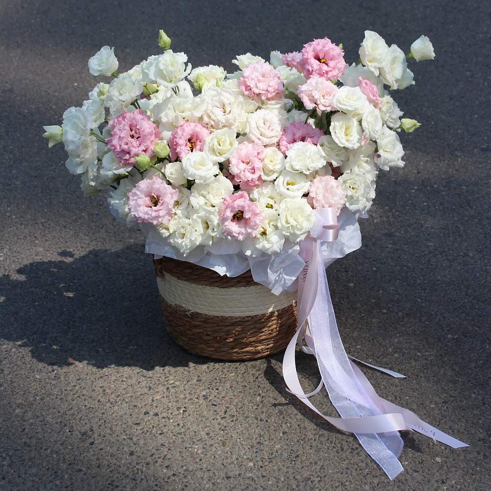 Корзина с эустомой «Dreams» 