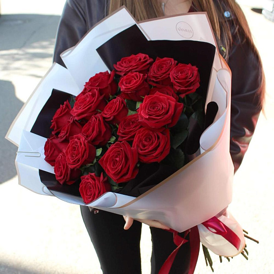 Букет из 21 розы Ред Наоми 60 см - изображение 2