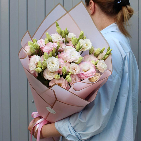 Нежный букет из розовой эустомы - изображение 2