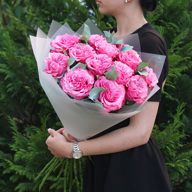 Эквадорские розы: Букет из розы Кантри Блюз и эвкалипта