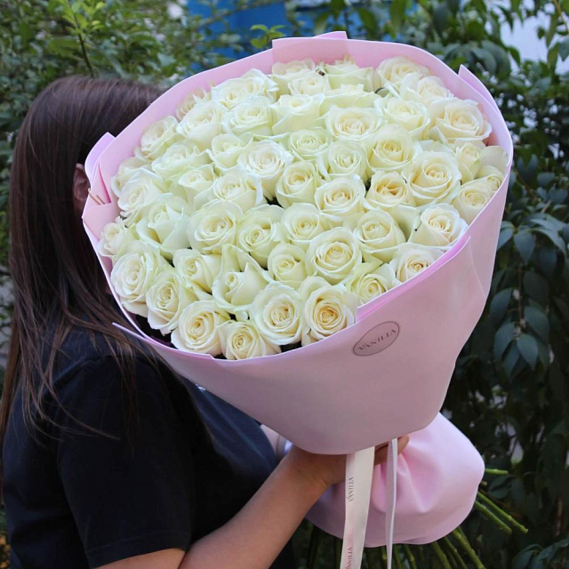 Букет из 51 белой розы 70 см - изображение 2