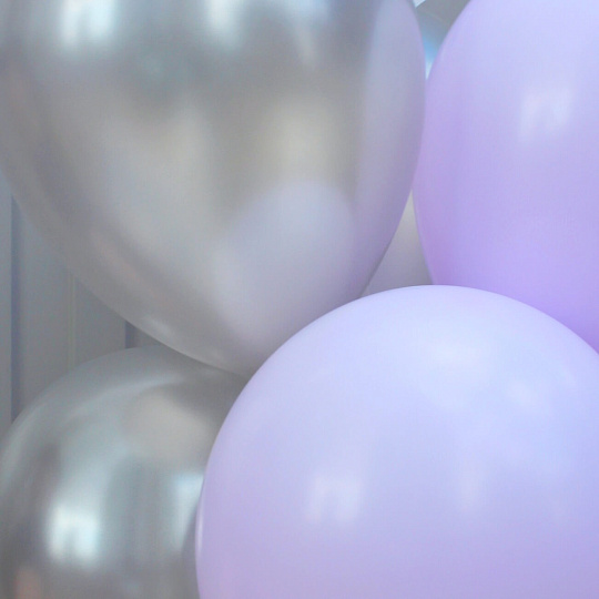 Воздушные шарики с гелием: Фонтан шаров "Сиреневая дымка"