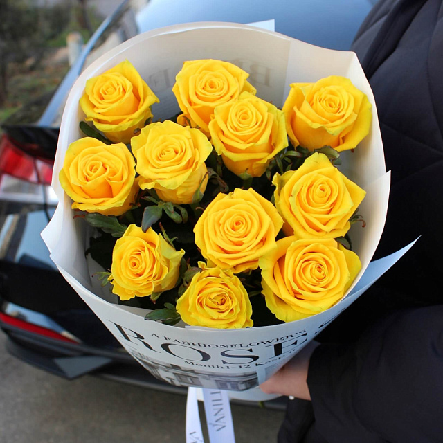 Букет из 11 желтых роз 60 см - изображение 2