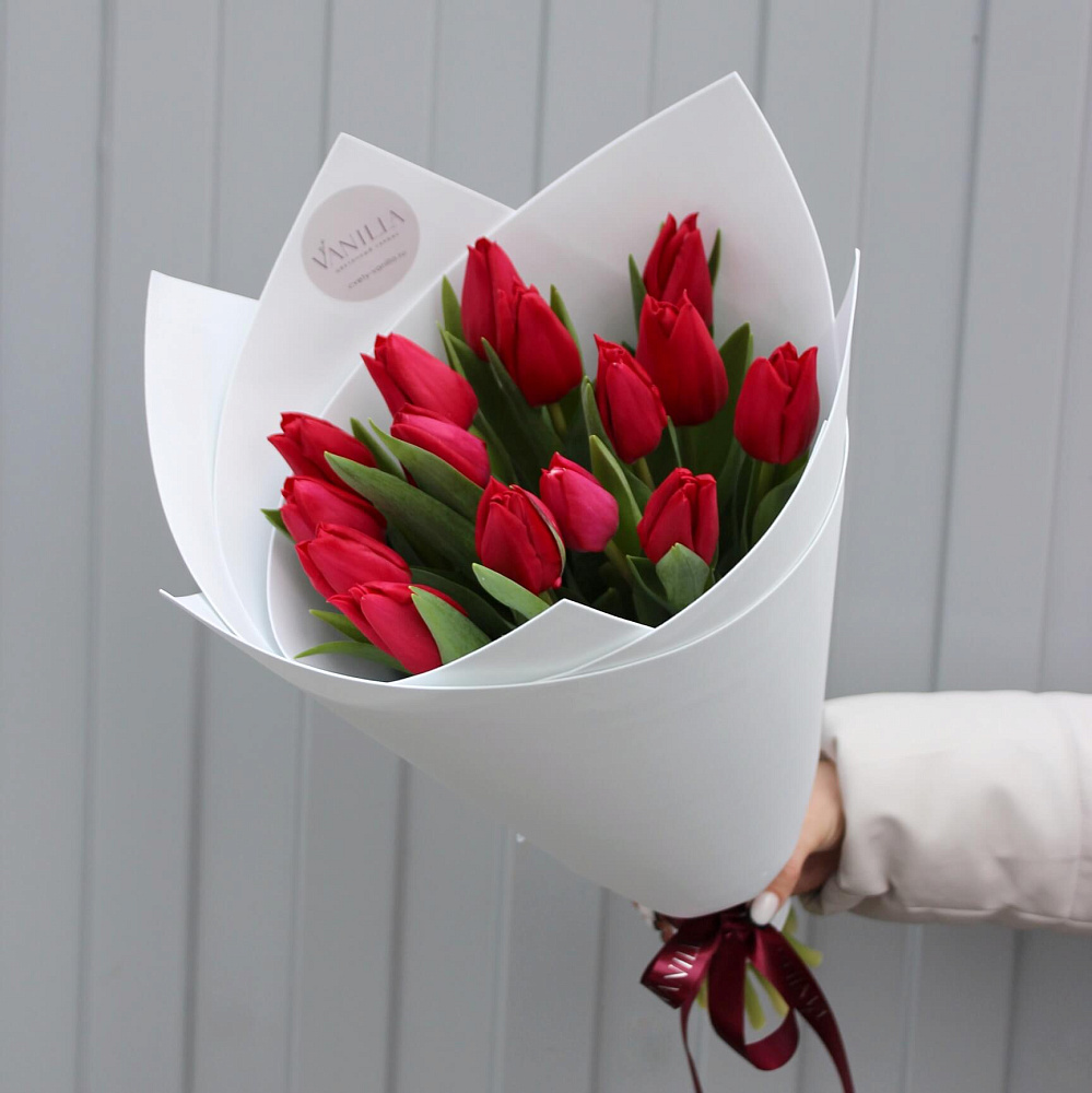 Букет из 15 красных тюльпанов