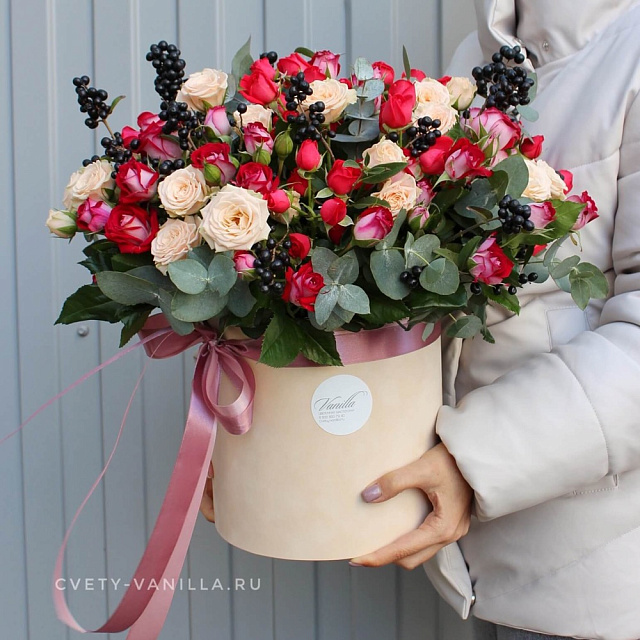 шляпная коробка с цветами микс "cappuccino" - изображение 2