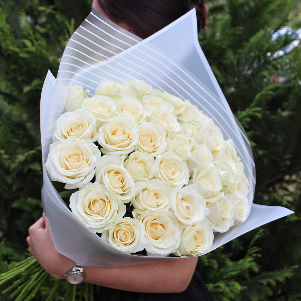 Букет из 35 белых роз 60 см