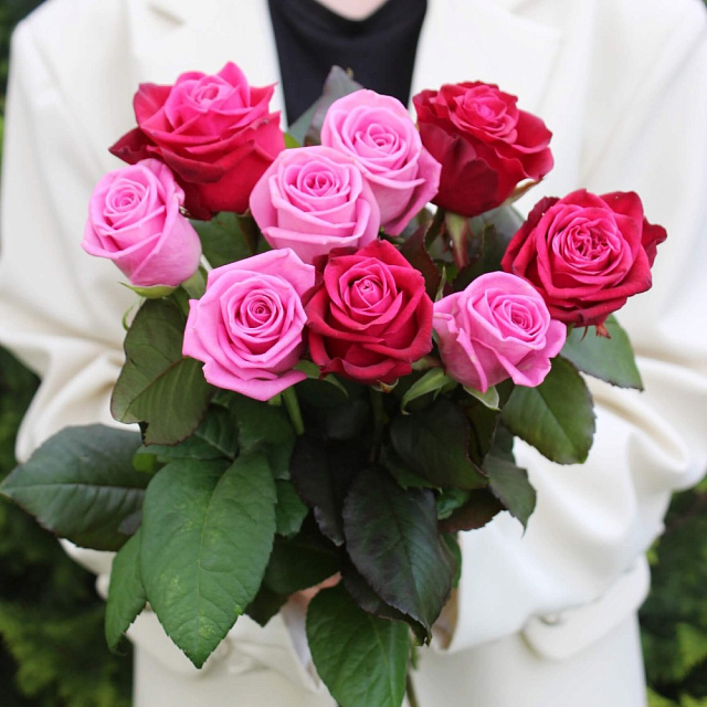 Букет из 9 роз микс 50 см - изображение 2