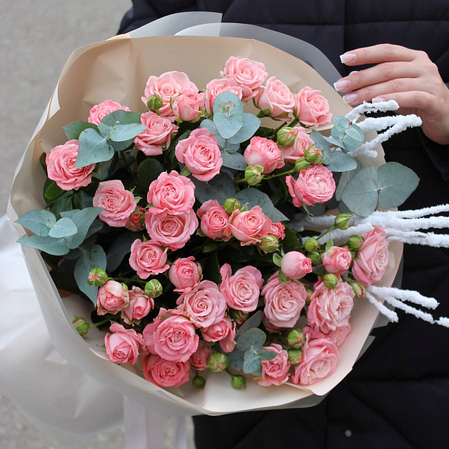 Цветы на праздник: Зимний букет со снежными веточками