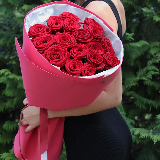 Букет из 17 роз Ред Наоми 60 см - изображение 2