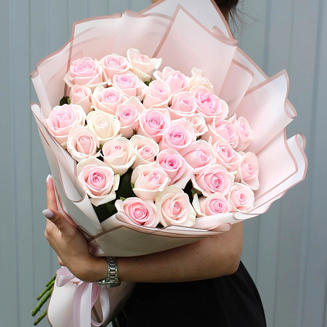 Букет из роз 60 см: Букет из 33 роз Свит Ревиваль 60 см