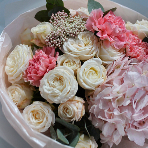 Миксбукеты  цветов с доставкой: Сборный букет микс "Комплимент"