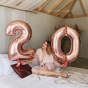 Цифра 20 из фольгированных шаров