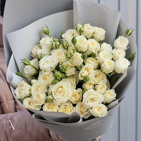 Букеты белых роз: Букет из белой кустовой розы