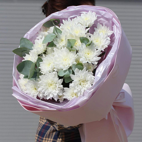 Букет из хризантемы Балтика с эвкалиптом - изображение 2