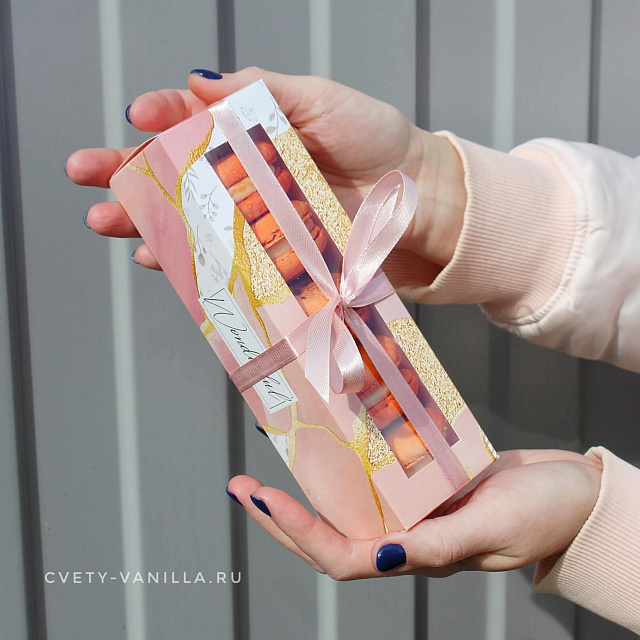 Подарки на 14 февраля: Набор из 5 макарун в упаковке