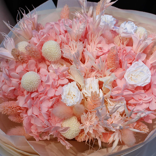 Нежный букет с сухоцветами