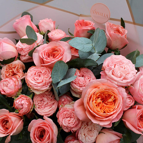 Миксбукеты  цветов с доставкой: Букет пионовидных роз "Персиковый"