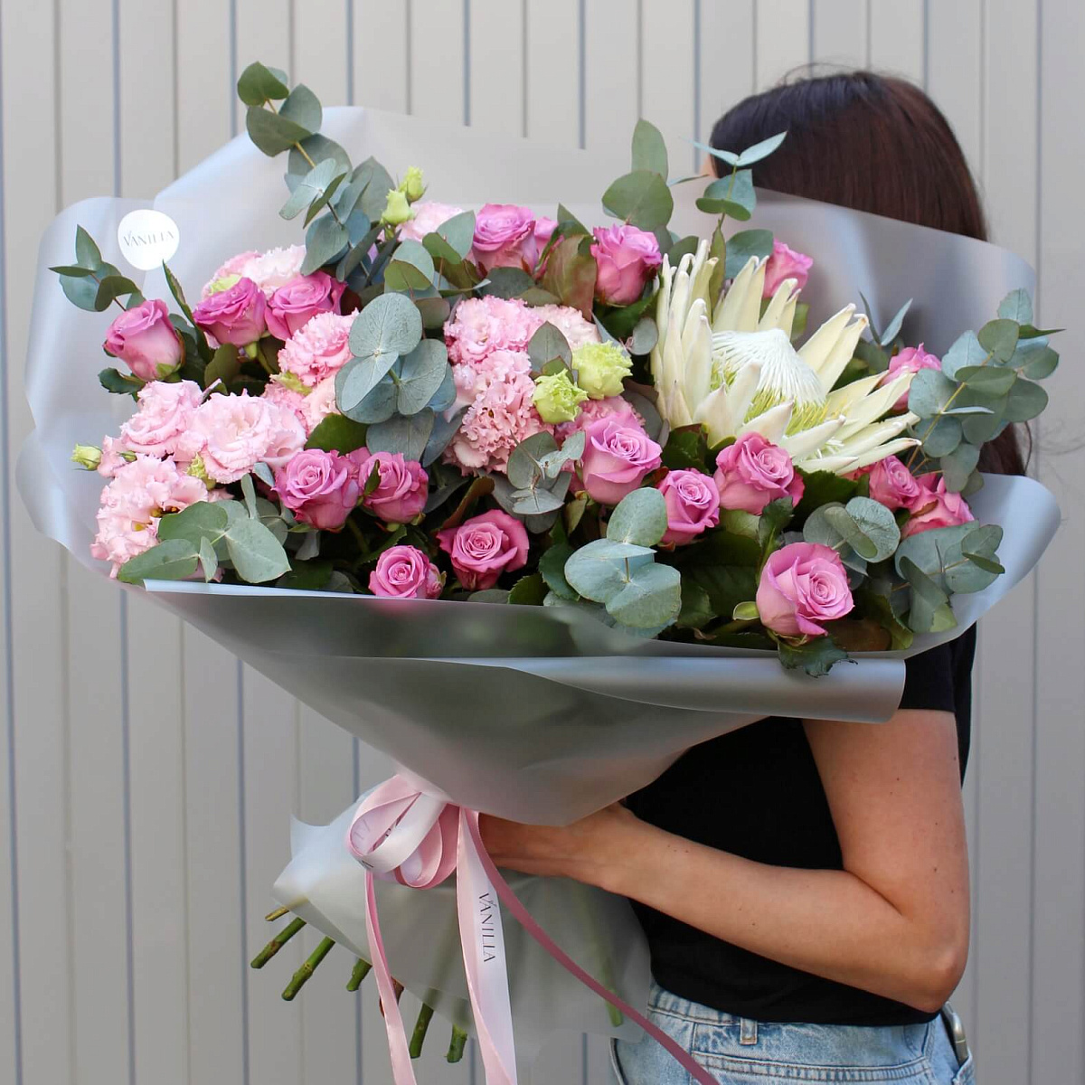 Букет с королевской протеей