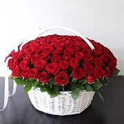 Корзина из 151 красной розы