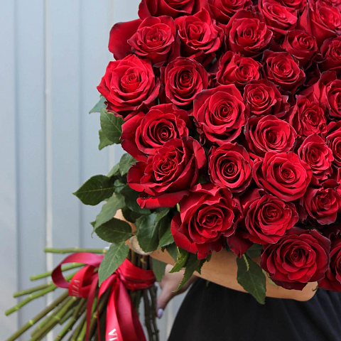 Букеты цветов для папы: Букет из 51 розы Explorer 80 см