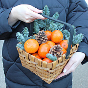 Корзина с мандаринами