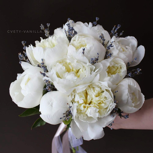 Букет из белых пионов и лаванды "Ее нежность" - изображение 2