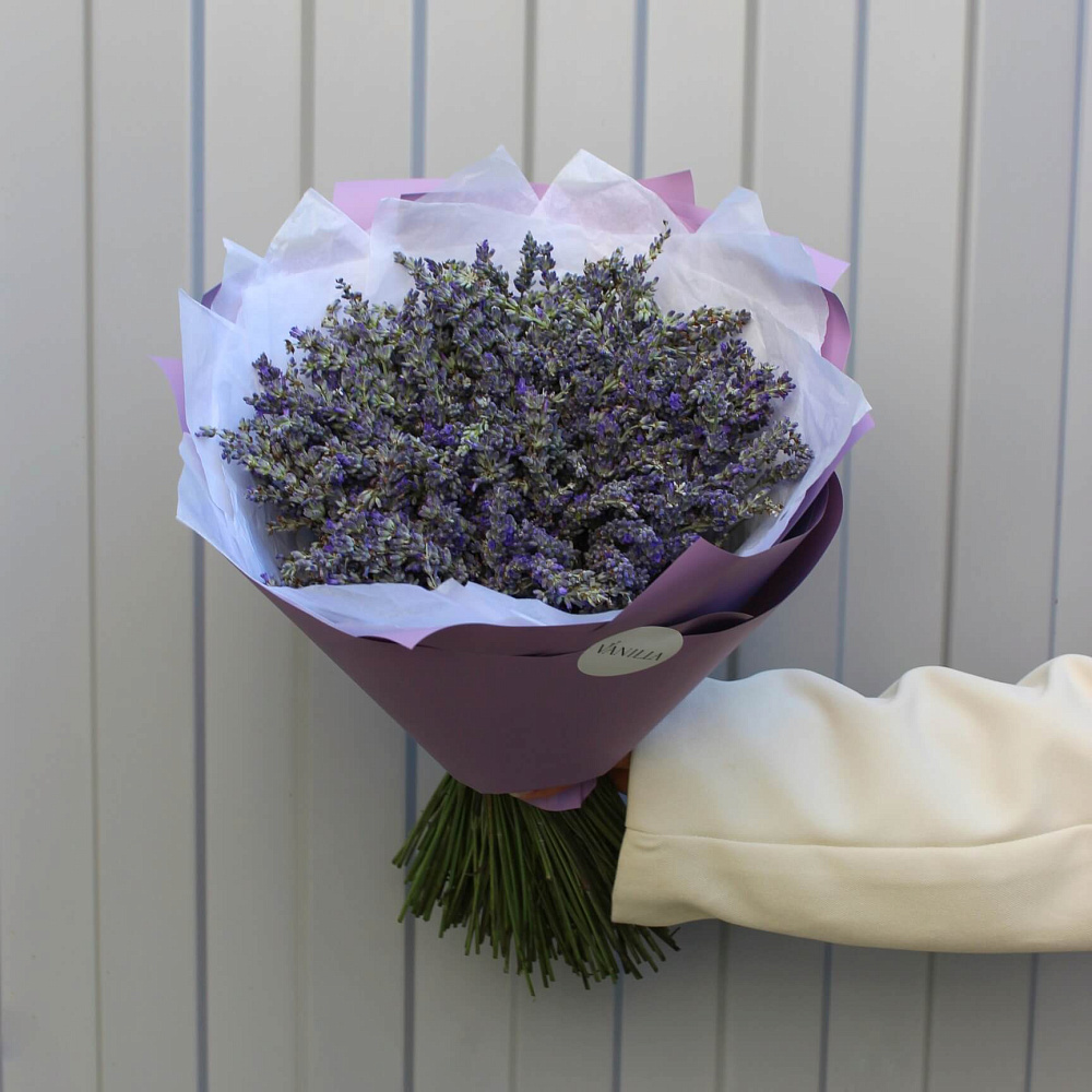 Букет из лаванды в стильном оформлении
