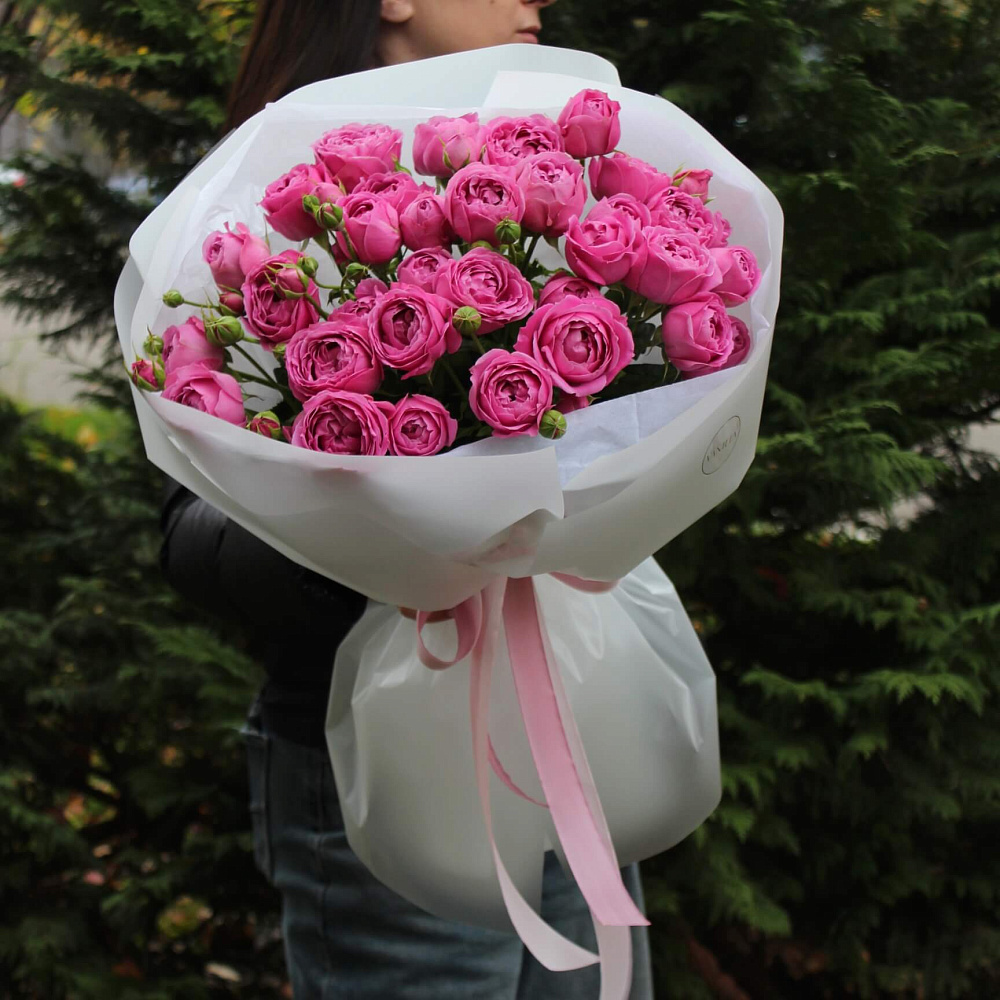 Яркие кустовые розы