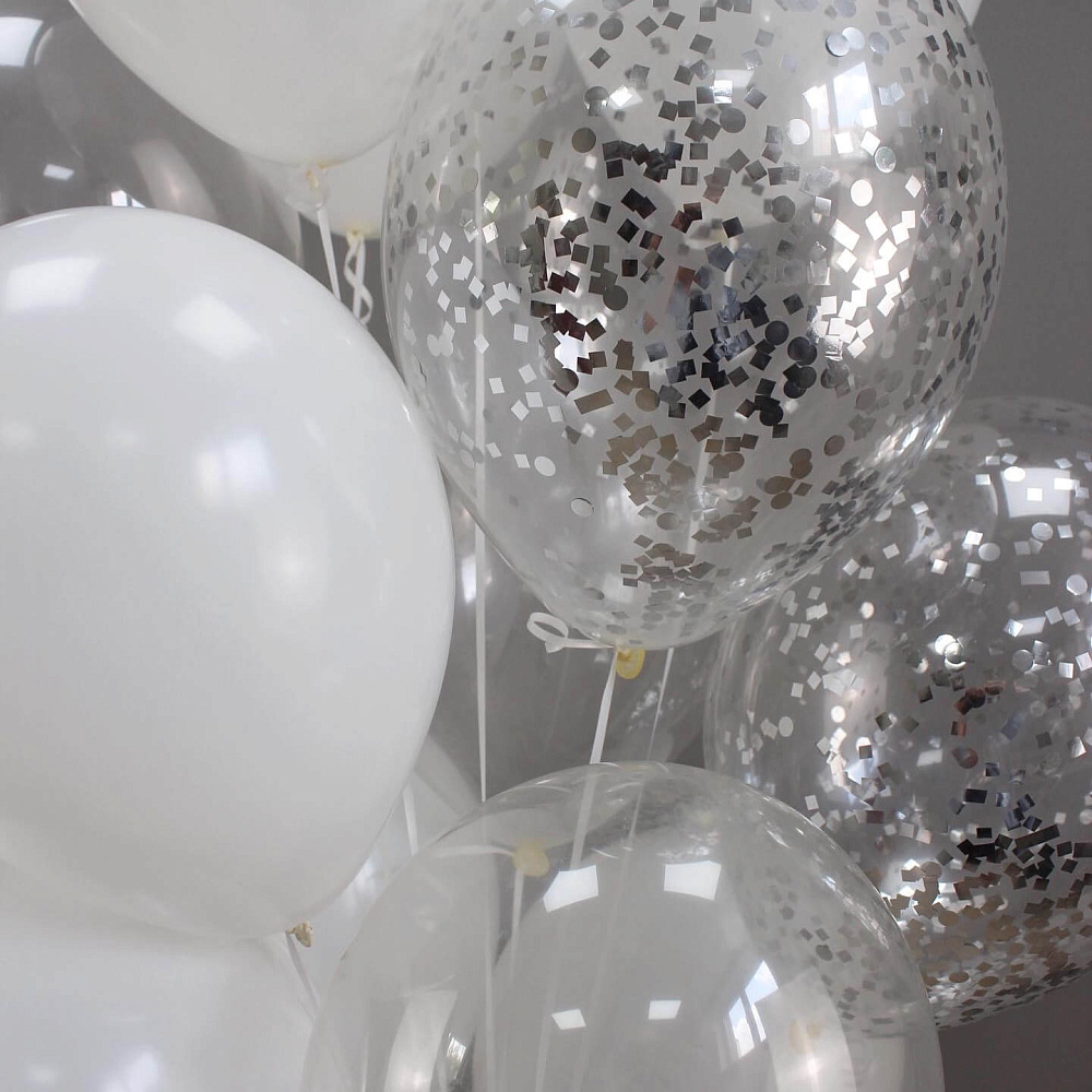 Шары в бело-серебряной гамме