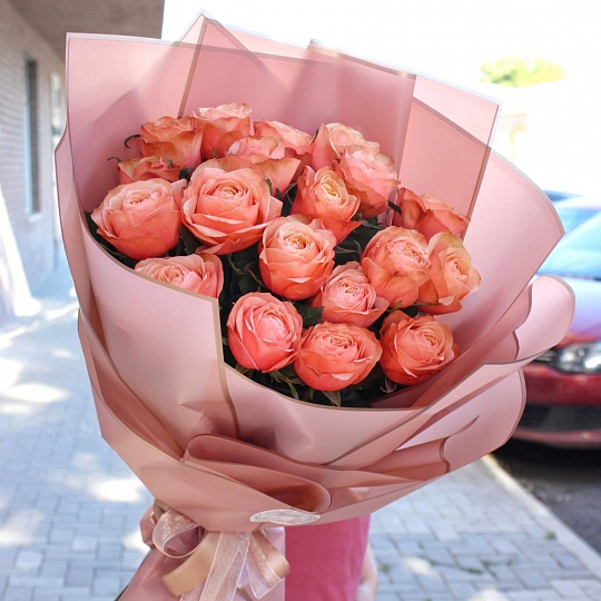 Букет из 17 пионовидных роз